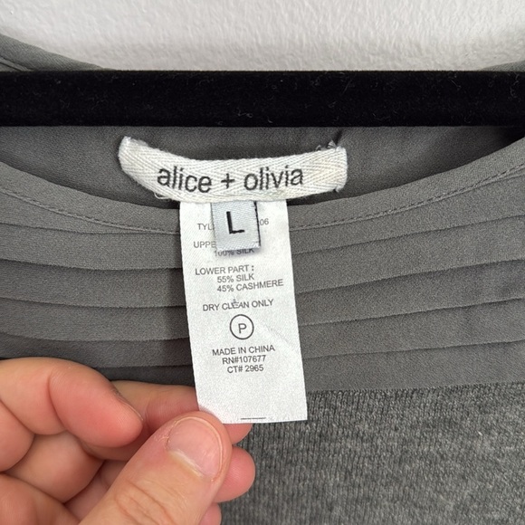 Alice + Olivia Silk and Cashmere Gray Women's Top - Picture 2 of 3